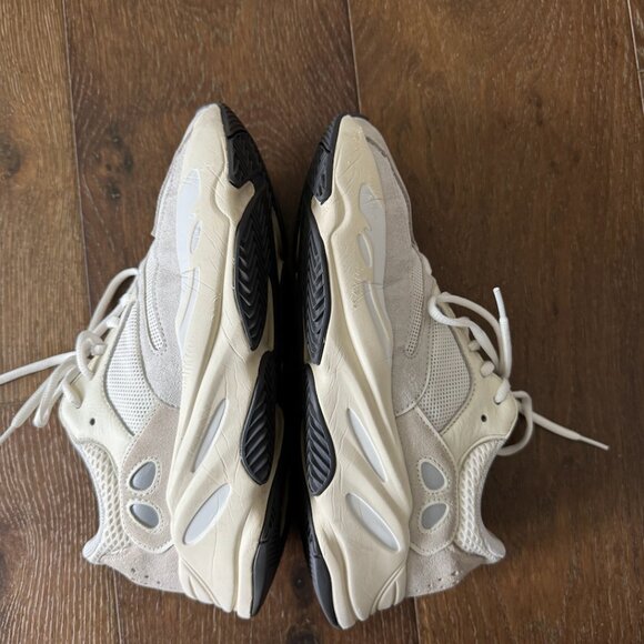 adidas Yeezy Boost 700 - Analog - Picture 6 of 9